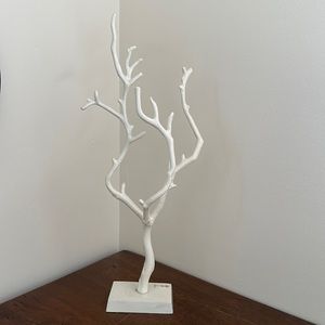 Necklace tree